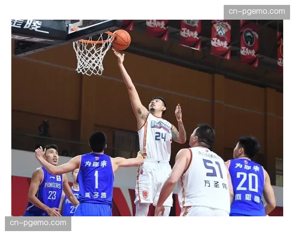 南京同曦宙光宣布，主帅西热力江因累计技犯自动停赛一场